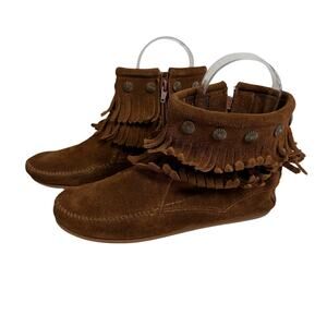 MINNETONKA Moccasins 7.5 Double Fringe Side Zip Studded Detail Rubber Sole Boots